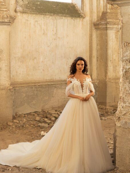 Low back wedding dress «Hadley» with detachable bolero | WONA