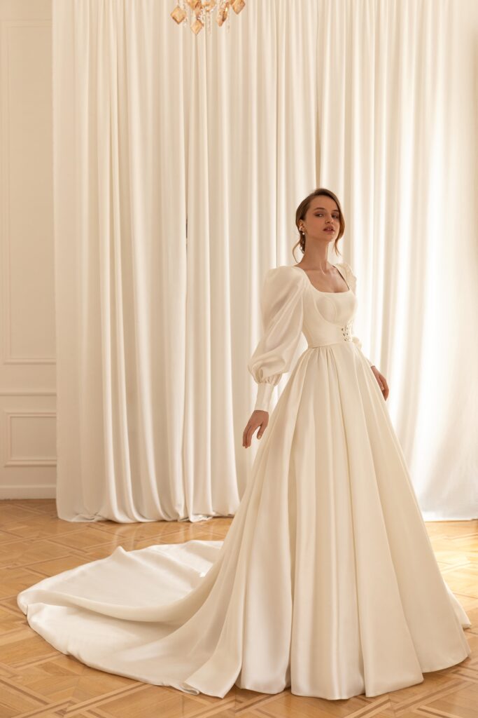 ワンピース BAU by Bride And You MARIN Vneck Hline tweed wool long dress Vintage Tulle Bishop Sleeve Wedding Dress With Beaded Off