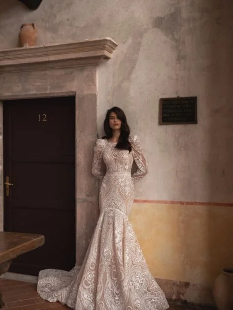 Straight wedding dress «Alva» with slit | WONA Straight wedding dress «Alva» with slit | WONA