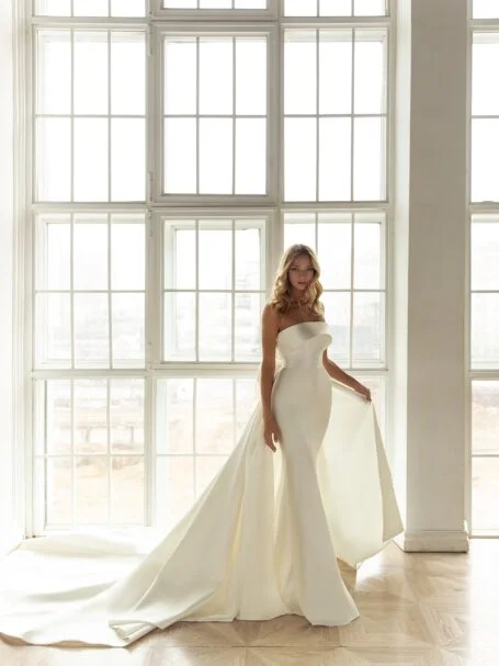 Wedding Dresses for the Elegant and Sophisticated Bride  Justin Alexander