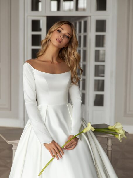 ★BAU by Bride And You★2024FW 超新作★DIORA long dress Low back wedding dress «Diora» with detachable bolero | WONA