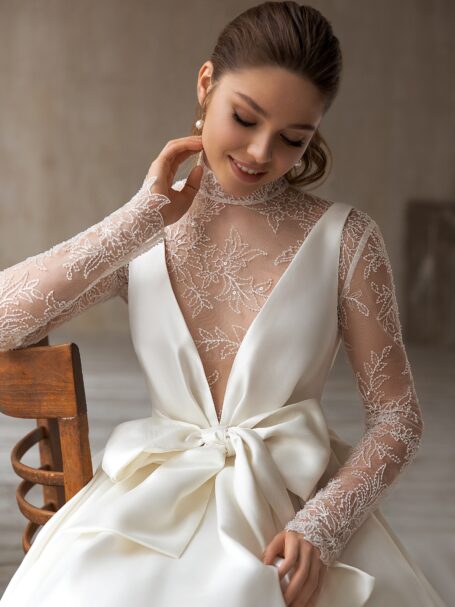 V-back wedding dress «Dana» | WONA V-back wedding dress «Dana» | WONA