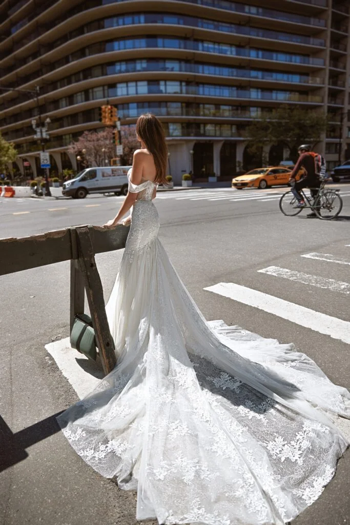 Skylar wedding dress by woná concept from love in the city collection
