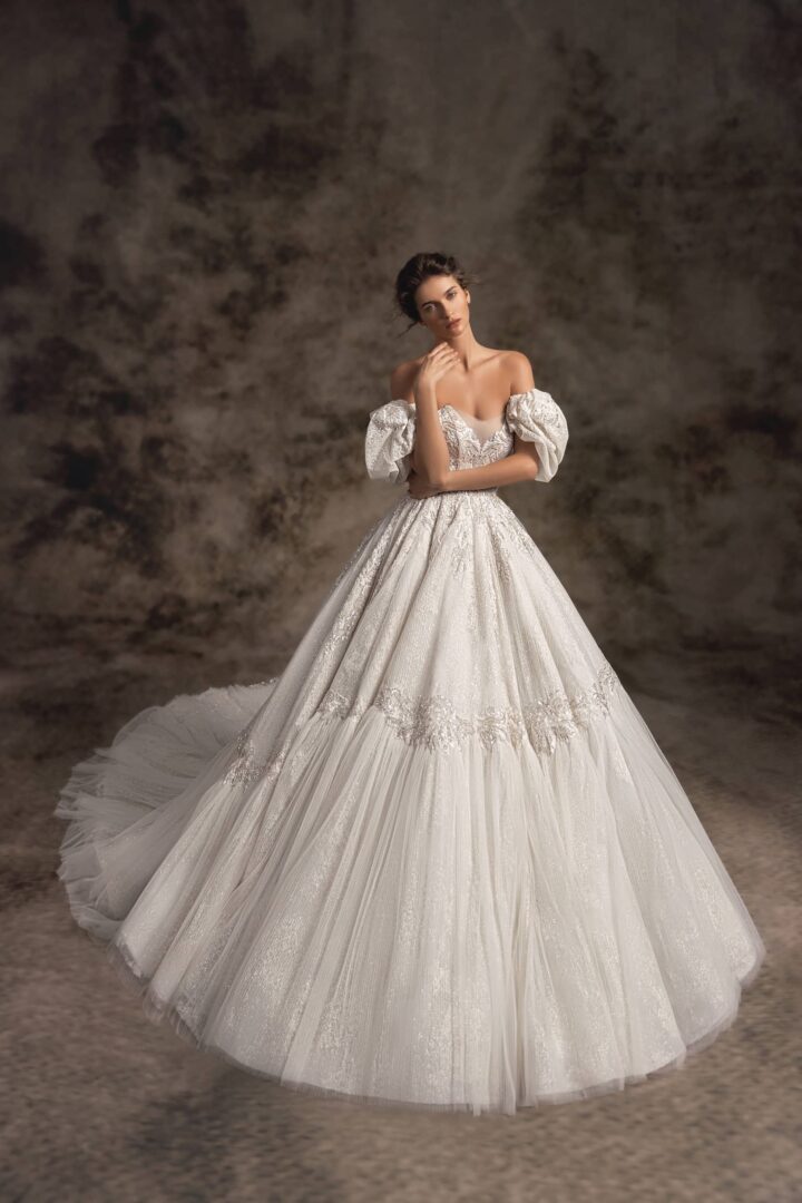 Floor length wedding dress «karmen» with detachable sleeves