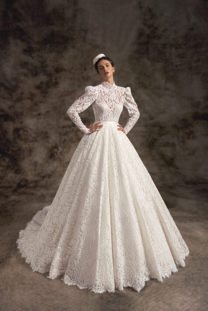 Closed wedding dress «vintage»