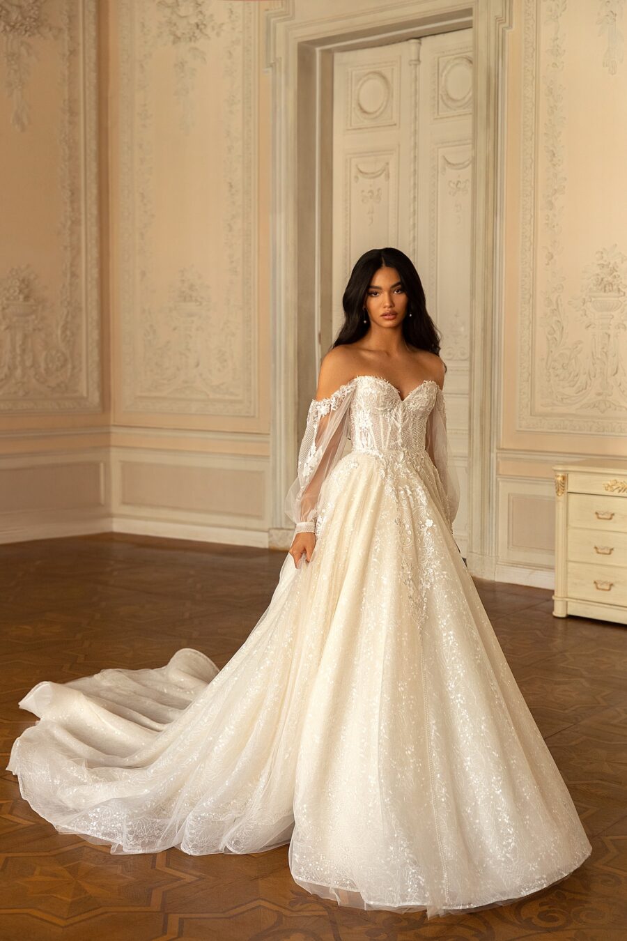 Straight wedding dress «Tiffany» | WONA