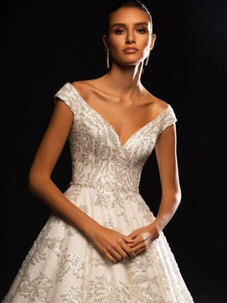 V-back wedding dress «Kendall» | WONA