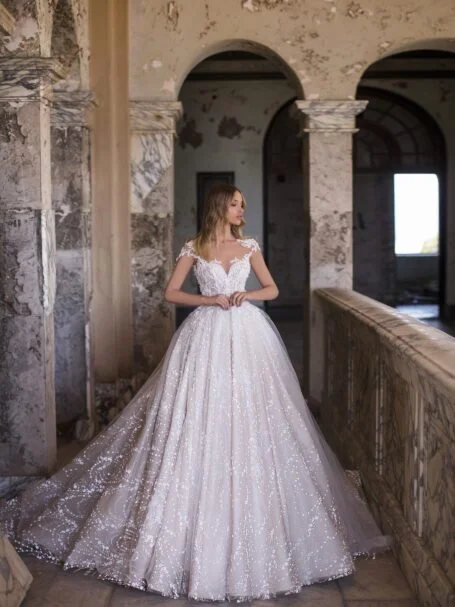 Low back wedding dress «Victory» with detachable sleeves | WONA