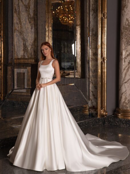 ホロウェディング　常闇トワ賞　Wedding Dress Style Buttons wedding dress «Aline» | WONA