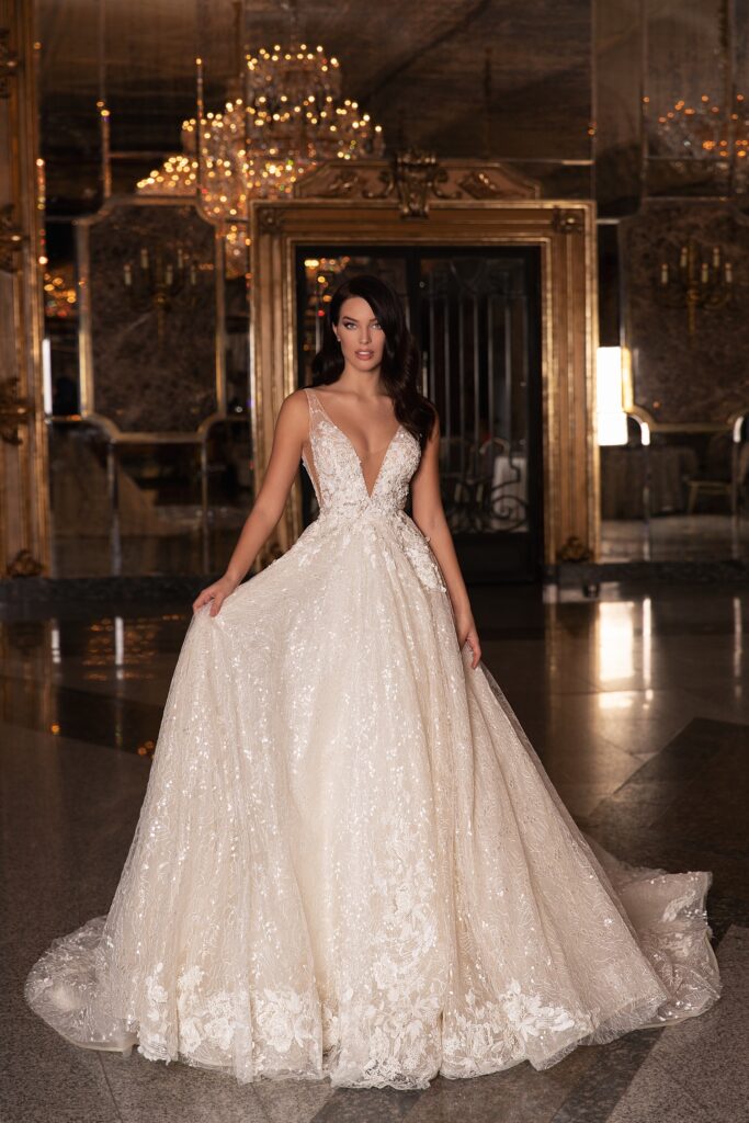 ホロウェディング　常闇トワ賞　Wedding Dress Style Low back wedding dress «Azalia» | WONA