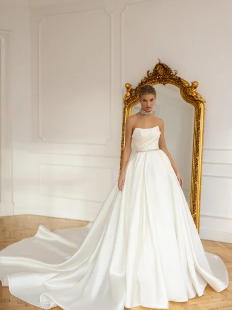 Oranta dress 3 by Eva Lendel from Less is More 2023