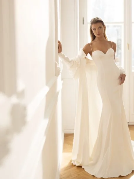 Eva Lendel - Less is More 2023 - Minimalist Wedding Dresses, Laima Bridal