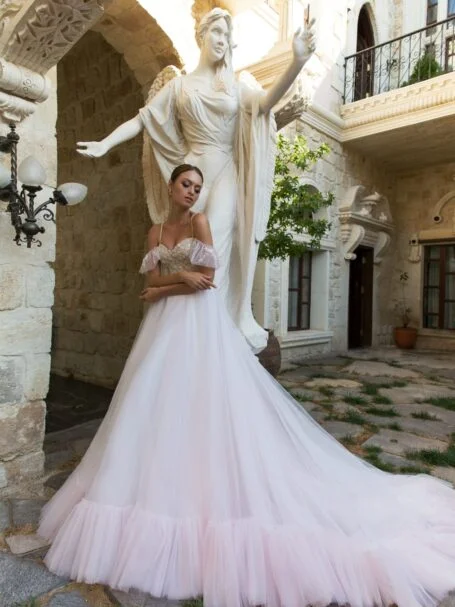 Low back wedding dress «Angel» | WONA