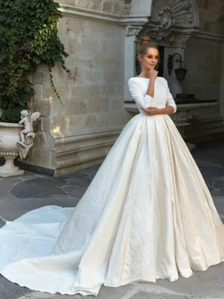 Low back wedding dress «Angel» | WONA