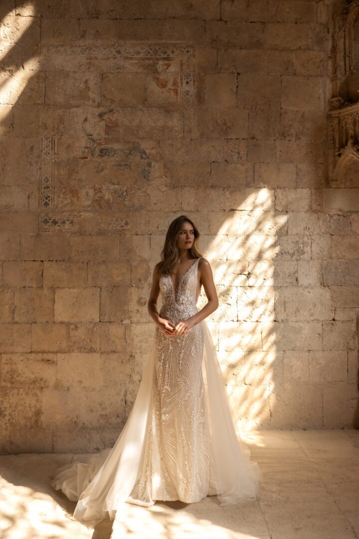 V-back wedding dress «Paradise» | WONA