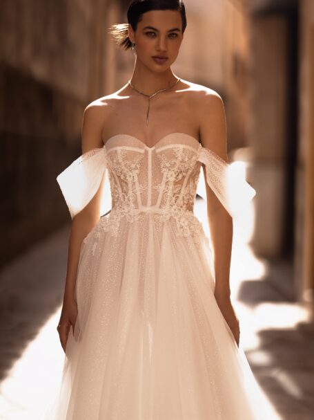 V-back wedding dress «Page» | WONA