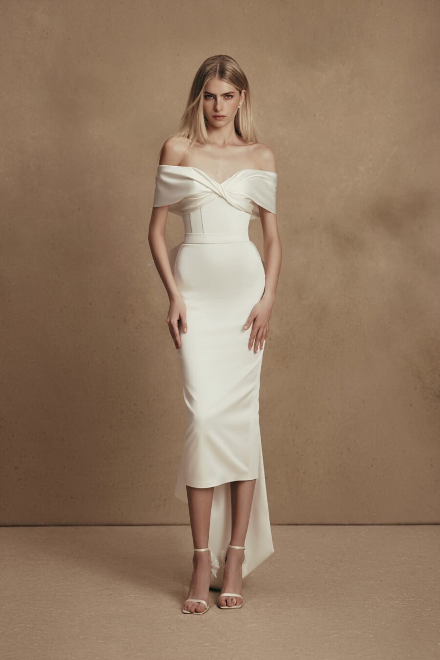 Andrea 5 wedding dress by woná concept from personality collection