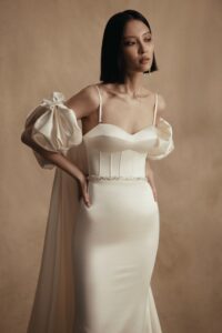 Cassandra 2 wedding dress by woná concept from personality collection