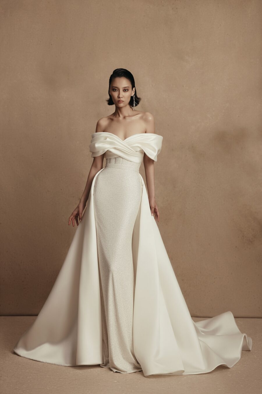 Cornelia 5 wedding dress by woná concept from personality collection