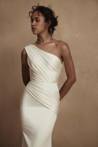 Rue 2 wedding dress by woná concept from personality collection