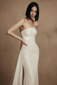 Venera 1 wedding dress by woná concept from personality collection