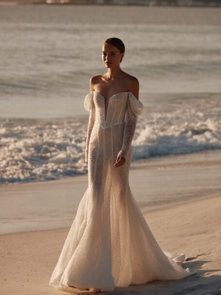 Ayleen 8 wedding dress by WONÁ Concept from Atelier Signature collection
