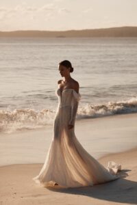 Ayleen 9 wedding dress by woná concept from atelier signature collection