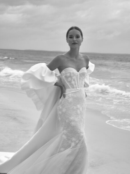 Low back wedding dress «Alaia» with detachable overskirt | WONA