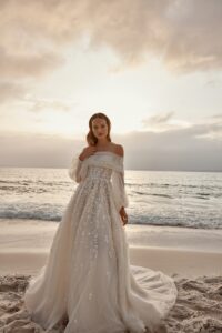 Noah 2 wedding dress by woná concept from atelier signature collection