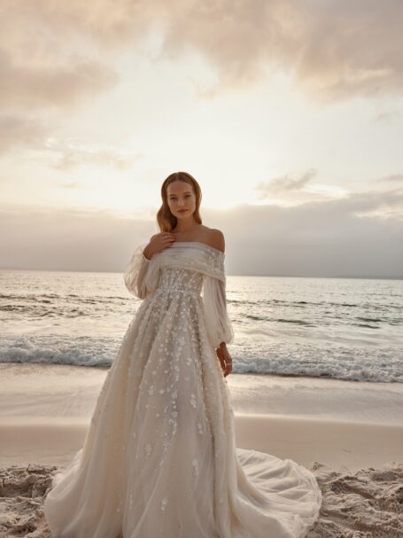Noah 2 wedding dress by WONÁ Concept from Atelier Signature collection
