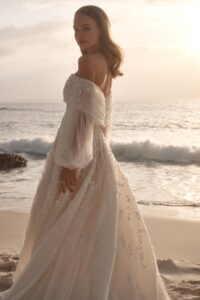Noah 5 wedding dress by woná concept from atelier signature collection