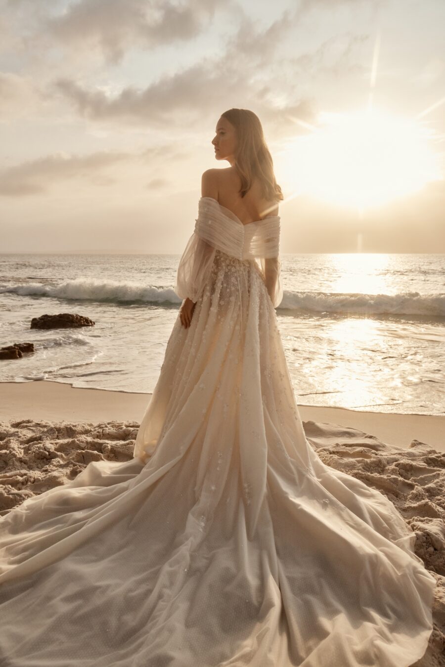 Low back wedding dress Noah with detachable bolero | WONA