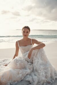 Thelma 10 wedding dress by woná concept from atelier signature collection