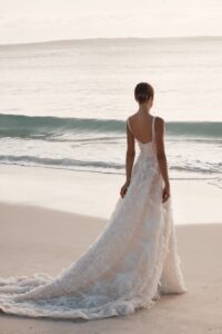 Thelma 8 wedding dress by woná concept from atelier signature collection