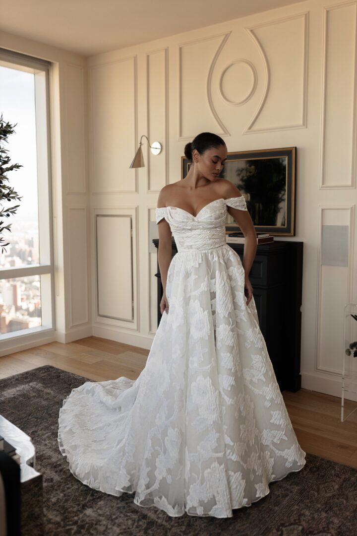 Straight wedding dress «Amma» with detachable sleeves | WONA