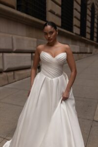 Elise 3 wedding dress by woná concept from urban elegance