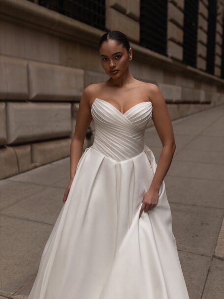 Elise 3 wedding dress by WONÁ Concept from URBAN ELEGANCE
