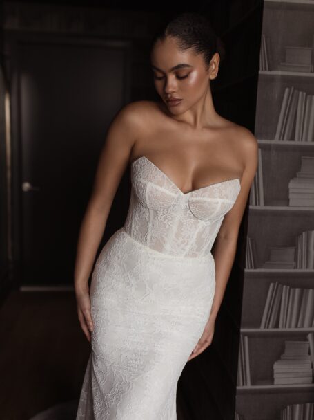 Sylvia 2 wedding dress by WONÁ Concept from URBAN ELEGANCE