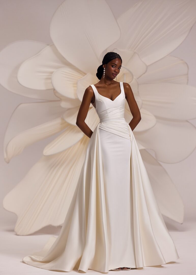 Boat wedding dress Percy with detachable overskirt | WONA