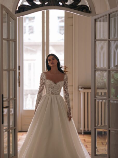 Lacing wedding dress «Lolita» with slit | WONA