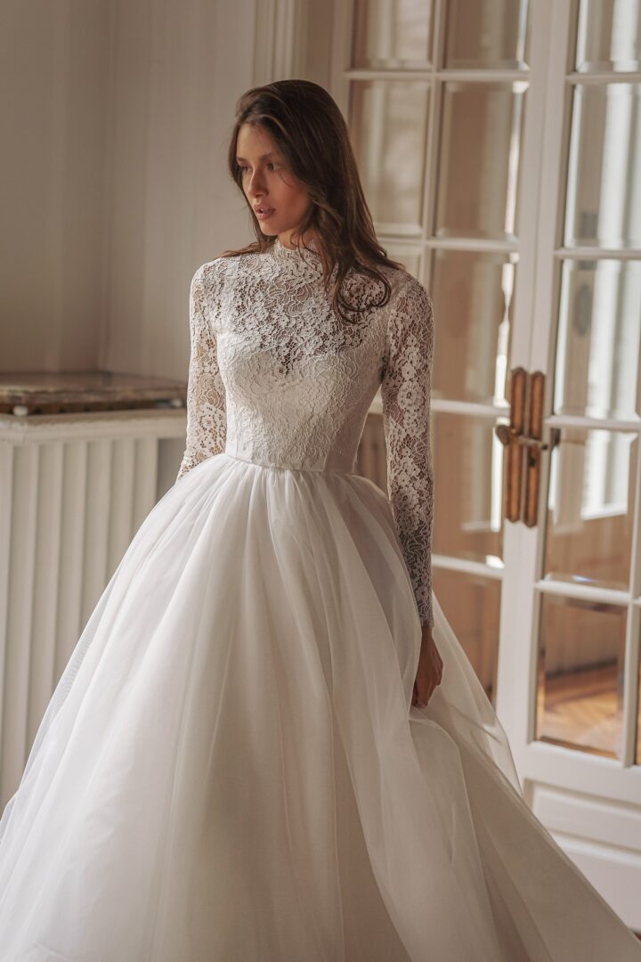 Straight wedding dress Promise with detachable bolero | WONA Straight wedding dress Promise with detachable bolero | WONA