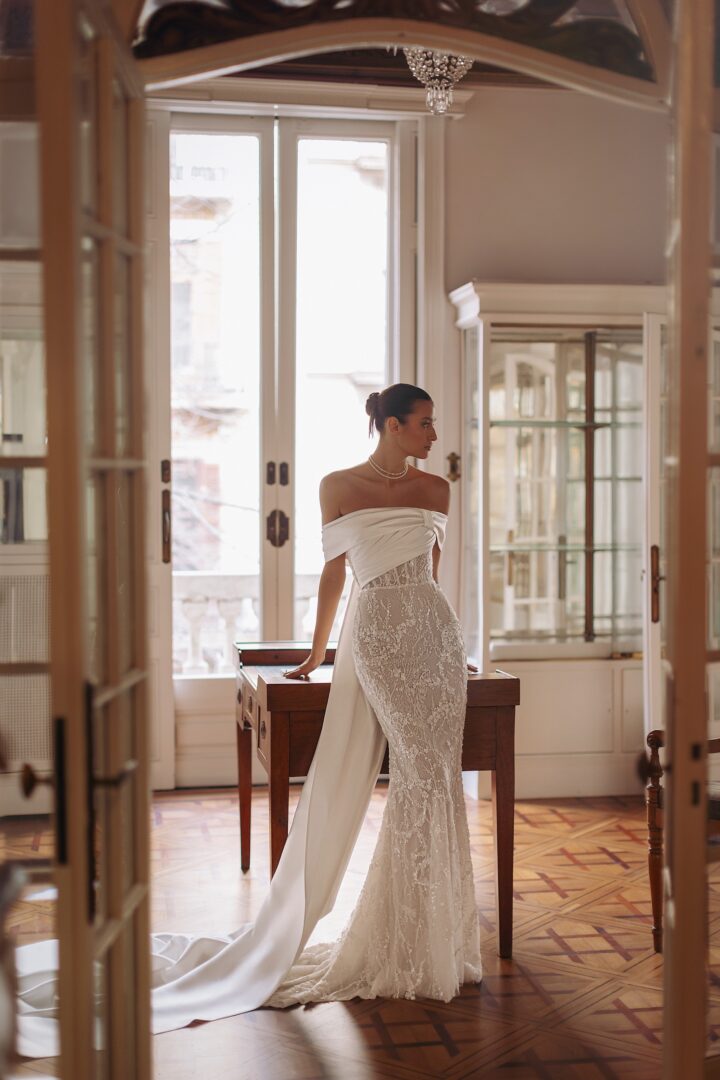 ワンピース [lekong ] Lace Embroidered Dress Zenner Leaf Embroidered Long-Sleeve Gown | Tadashi Shoji