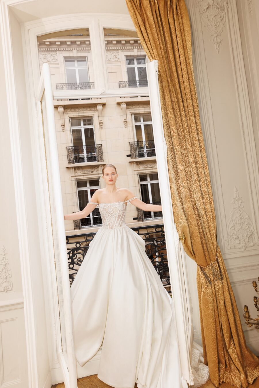 Pallada 1 wedding dress by wona concept from atelier lumiere collection