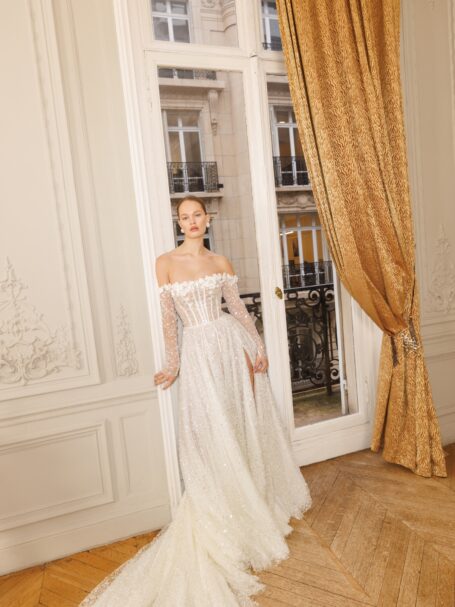 Veneris 1 wedding dress by WONA Concept from Atelier Lumiere Collection