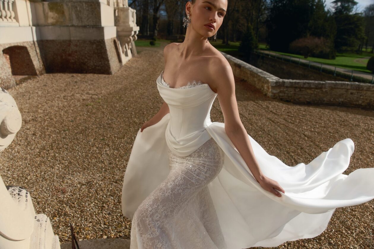Couture corsetry and defined waist on a woná concept wedding dress.